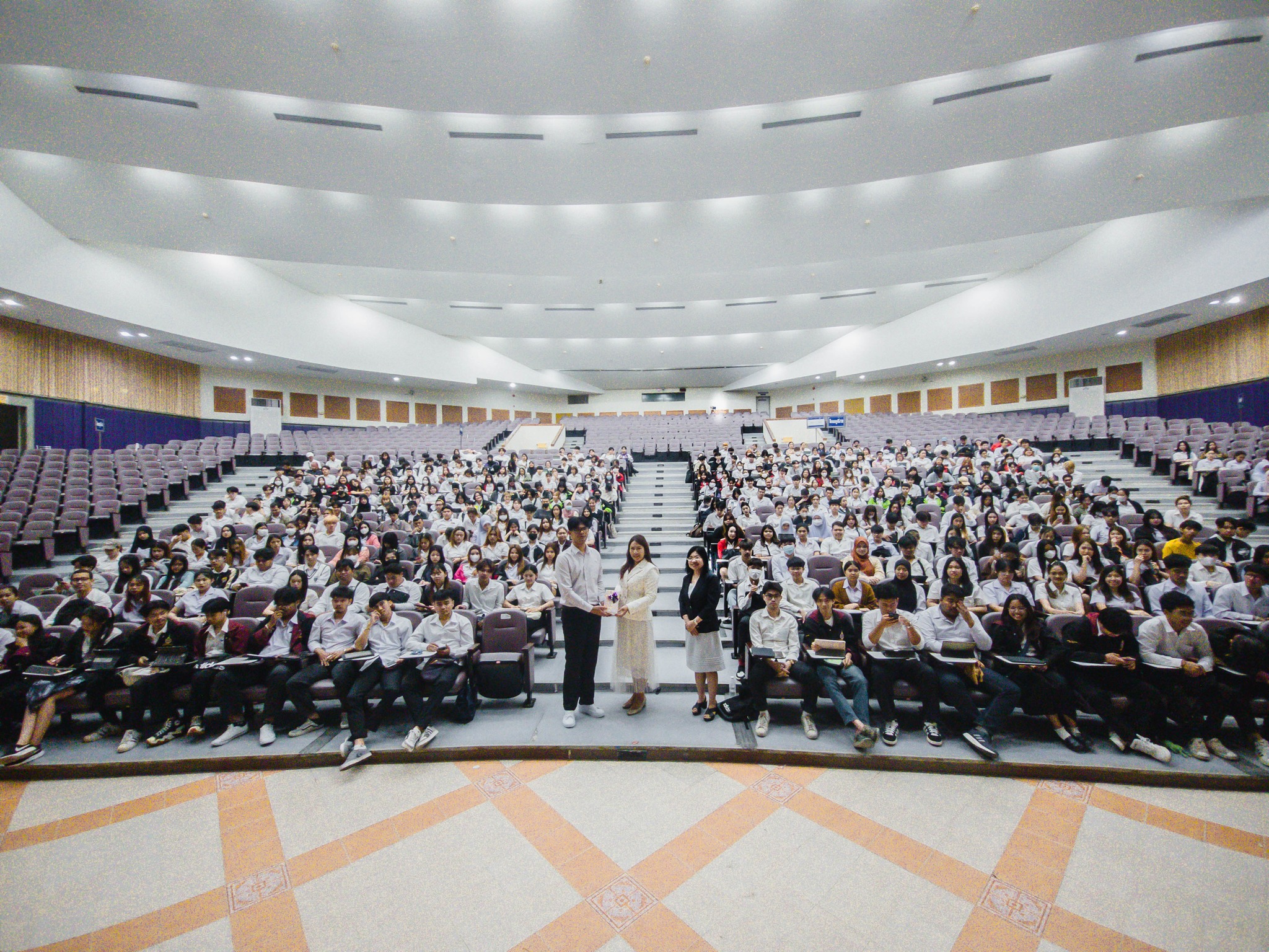 coop-open-lecture-on-cross-cultural-working-and-adaptation