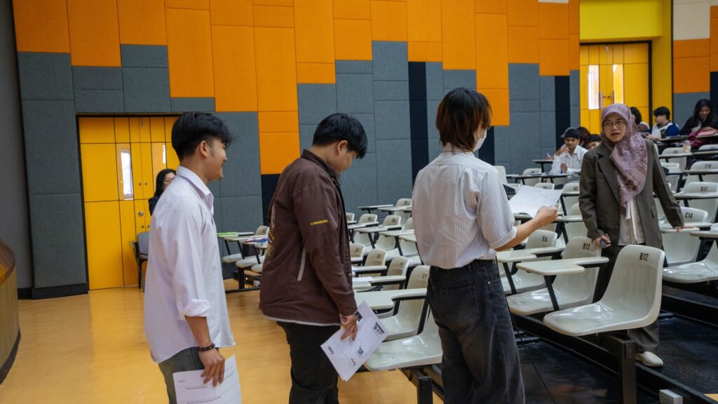 อบรมเตรียมความพร้อมนักศึกษา