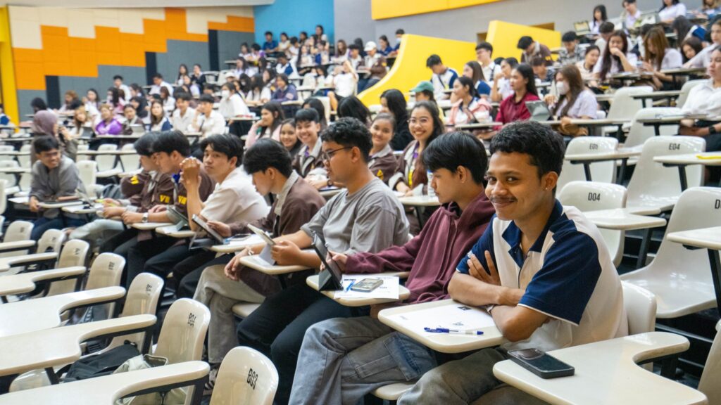 อบรมเตรียมความพร้อมนักศึกษา