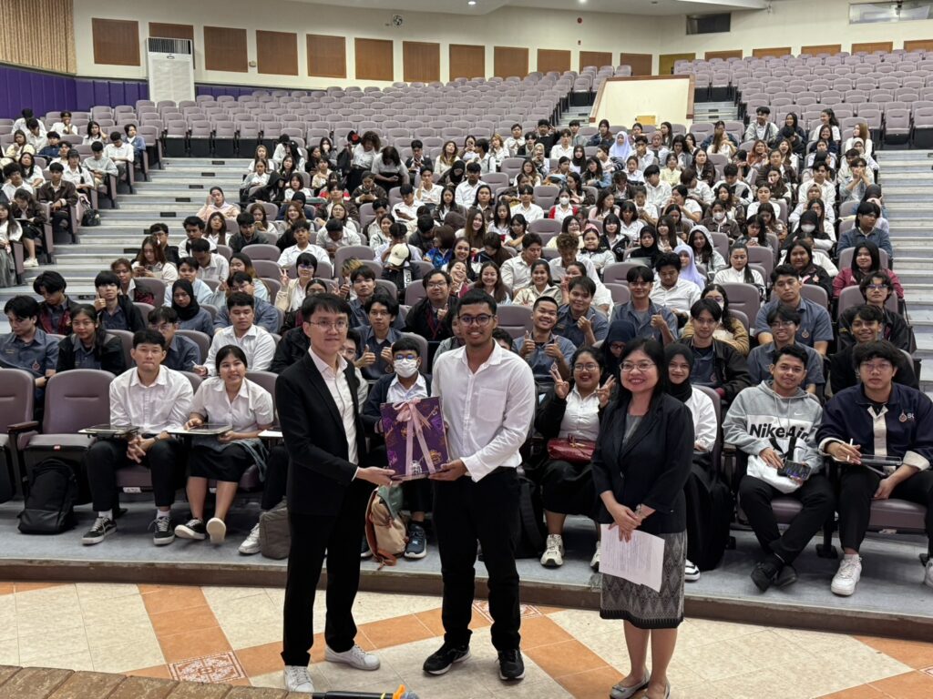 บรรยายวิชาเตรียมรุ่นพี่สู่รุ่นน้อง